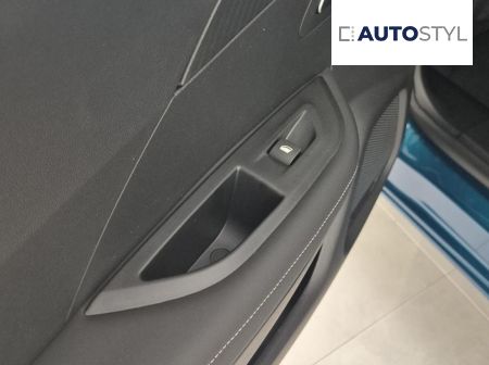 Peugeot E-2008 ALLURE Electric 115 kW / 156k 54 kWh